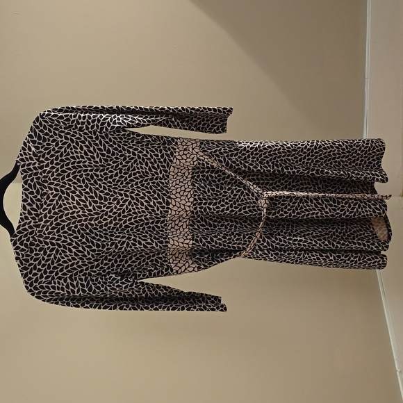 ANN TAYLOR Navy & Tan Wrap Dress (2) - Picture 2 of 2